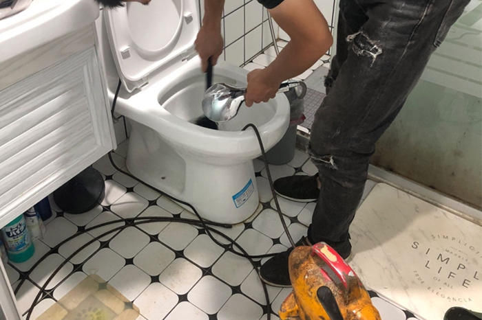 城厢马桶堵塞自己疏通还是找师傅？专业上门服务让你省时更省心